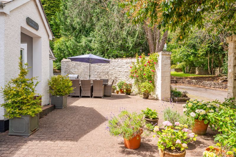 Courtyard Garden- click for photo gallery